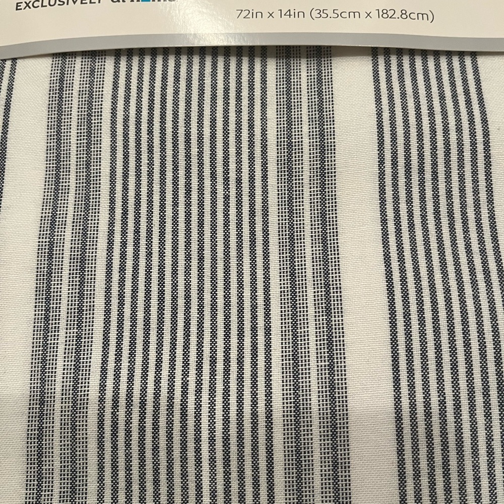 Table Runner - Picture 2 of 3